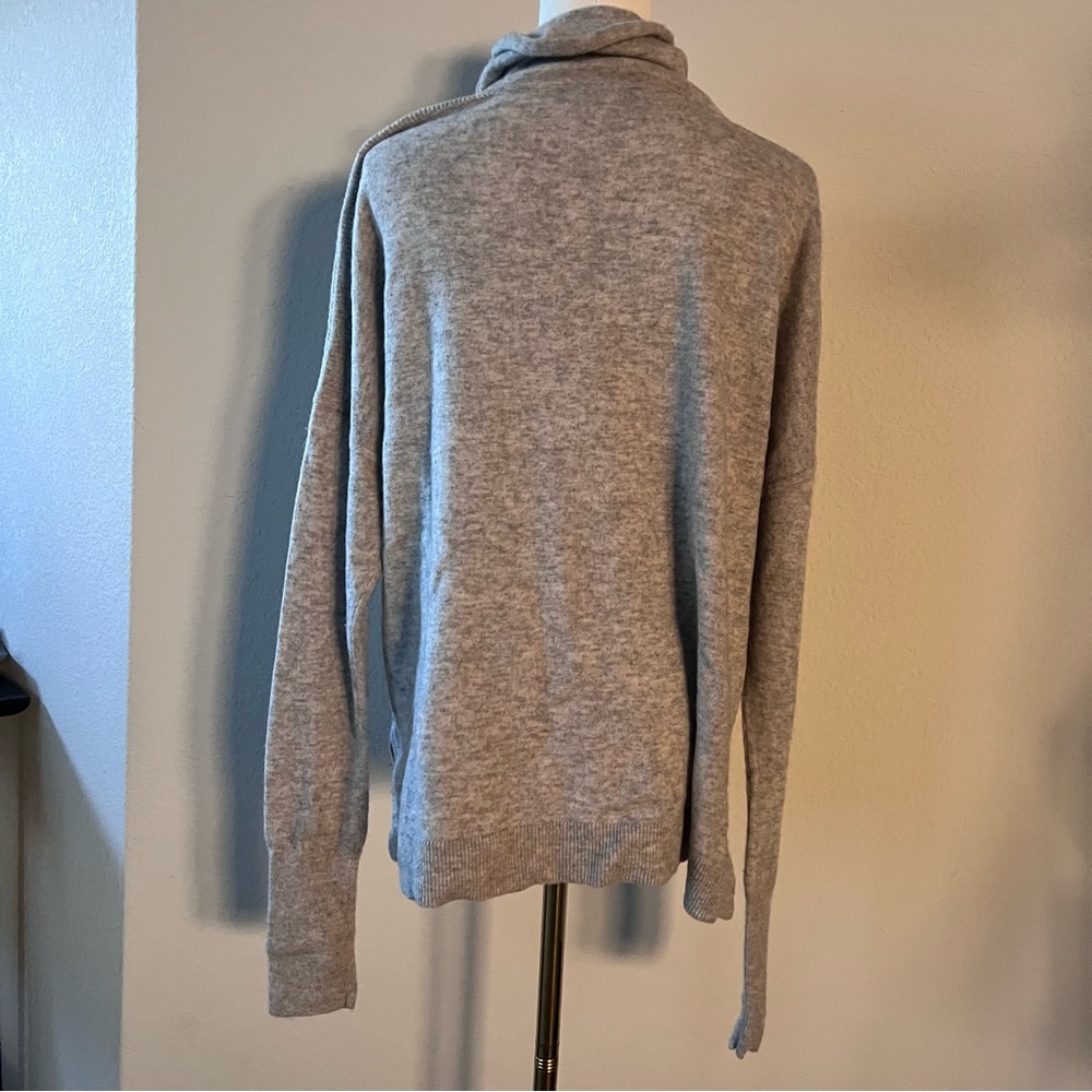 Vineyard Vines Cashmere and Wool Light Gray Cowl Neck Sweater - Picture 4 of 6